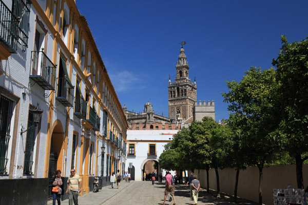 Santa Cruz met de Giralda van de Kathedraal